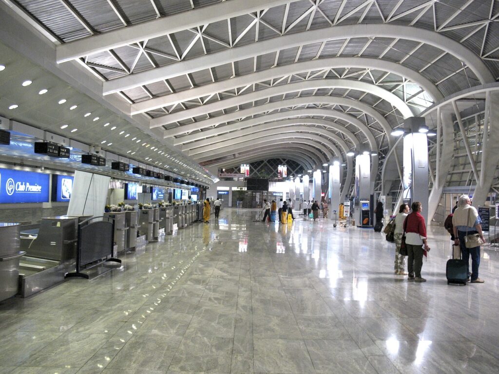 airport, interior, travel-144331.jpg